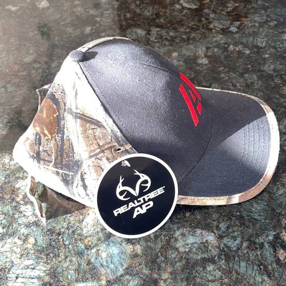 Realtree Hat - Picture 3 of 4